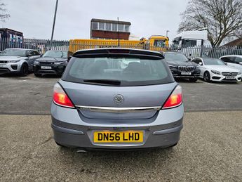 Vauxhall Astra 1.8i 16v SRi Hatchback 5dr Petrol Manual (175 g/km, 138 bhp)