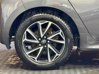 Toyota Yaris 1.5 VVT-h Design Hatchback 5dr Petrol Hybrid E-CVT Euro 6 - AUTO