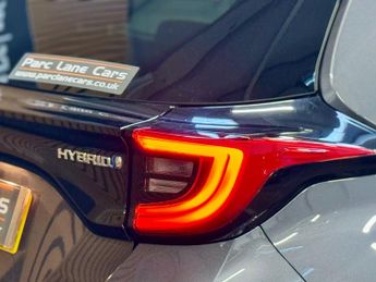 Toyota Yaris 1.5 VVT-h Design Hatchback 5dr Petrol Hybrid E-CVT Euro 6 - AUTO