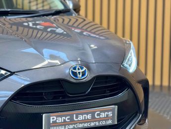 Toyota Yaris 1.5 VVT-h Design Hatchback 5dr Petrol Hybrid E-CVT Euro 6 - AUTO