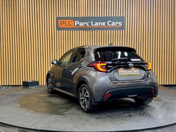 Toyota Yaris 1.5 VVT-h Design Hatchback 5dr Petrol Hybrid E-CVT Euro 6 - AUTO