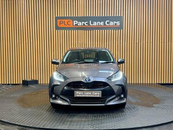 Toyota Yaris 1.5 VVT-h Design Hatchback 5dr Petrol Hybrid E-CVT Euro 6 - AUTO