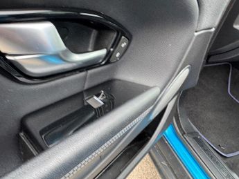 Land Rover Range Rover Evoque 2.0 TD4 Landmark SUV 5dr Diesel Auto 4WD Euro 6 (s/s) (180 ps)