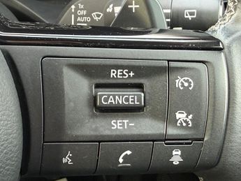 Nissan Qashqai 1.3 DIG-T MHEV Acenta Premium SUV 5dr Petrol Hybrid XTRON Euro 6