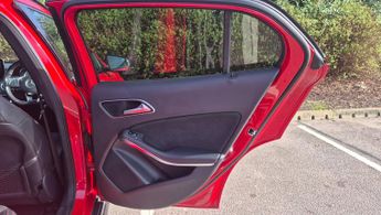 Mercedes-Benz GLA 2.1 GLA220d AMG Line (Premium Plus) SUV 5dr Diesel 7G-DCT 4MATIC