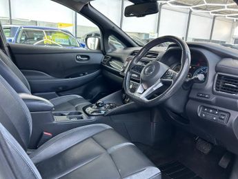 Nissan LEAF 40kWh Tekna Hatchback Electric Auto (150 ps) 5dr