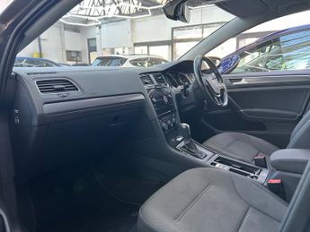 Volkswagen e-Golf 35.8kWh e-Golf Hatchback Electric Auto (136 ps) 5dr