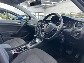 Volkswagen e-Golf 35.8kWh e-Golf Hatchback Electric Auto (136 ps) 5dr