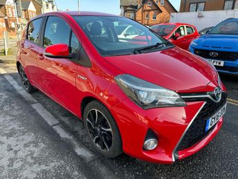 Toyota Yaris 1.5 VVT-h Design Petrol Hybrid E-CVT Euro 6 5dr 1 Owner Only 140