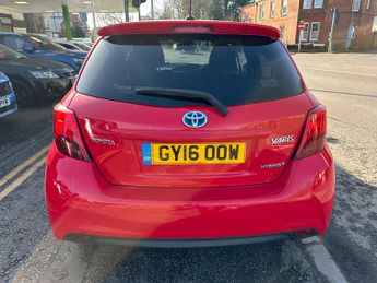 Toyota Yaris 1.5 VVT-h Design Petrol Hybrid E-CVT Euro 6 5dr 1 Owner Only 140