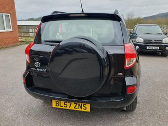 Toyota RAV4 2.2 D-4D XT3 SUV 5dr Diesel Manual 4WD (173 g/km, 134 bhp) 2 OWN