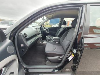 Toyota RAV4 2.2 D-4D XT3 SUV 5dr Diesel Manual 4WD (173 g/km, 134 bhp) 2 OWN