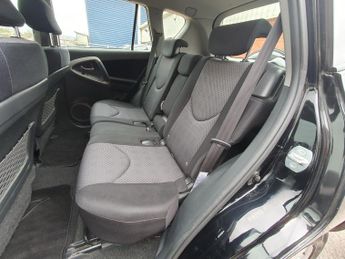 Toyota RAV4 2.2 D-4D XT3 SUV 5dr Diesel Manual 4WD (173 g/km, 134 bhp) 2 OWN