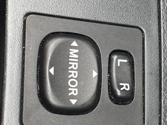 Toyota RAV4 2.2 D-4D XT3 SUV 5dr Diesel Manual 4WD (173 g/km, 134 bhp) 2 OWN