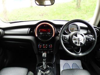 Mini Hatch 1.5 Cooper Auto Euro 6 (s/s) 3dr