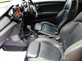 Mini Hatch 1.5 Cooper Auto Euro 6 (s/s) 3dr