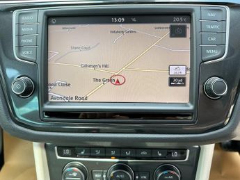 Volkswagen Tiguan 2.0 TDI BlueMotion Tech SEL DSG Euro 6 (s/s) 5dr 