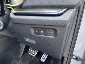 Skoda Octavia 2.0 TDI vRS Hatchback 5dr Diesel DSG 4WD Euro 6 (s/s) (200 ps)