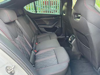 Skoda Octavia 2.0 TDI vRS Hatchback 5dr Diesel DSG 4WD Euro 6 (s/s) (200 ps)