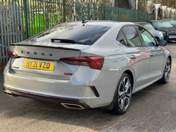 Skoda Octavia 2.0 TDI vRS Hatchback 5dr Diesel DSG 4WD Euro 6 (s/s) (200 ps)