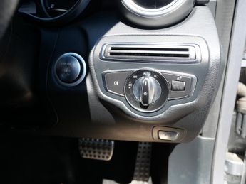 Mercedes-Benz C Class 2.1 C220d AMG Line (Premium) 7G-Tronic+ Euro 6 (s/s) 4dr Only 18