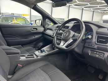 Nissan LEAF 39kWh Acenta Hatchback Electric Auto (150 ps) 5dr