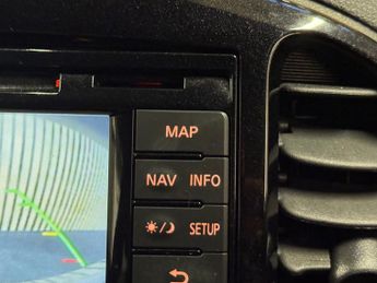 Nissan Juke 1.6 Tekna SUV 5dr Petrol XTRON - AUTOMATIC - 7 SERVICES -