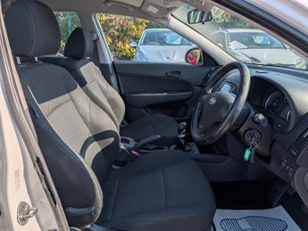 Hyundai i30 1.4 Comfort Hatchback 5dr Petrol Manual Euro 5 (108 bhp)