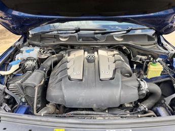 Volkswagen Touareg 3.0 TDI V6 BlueMotion Tech R-Line Plus Tiptronic 4WD Euro 6 (s/s