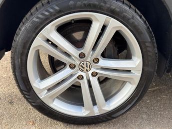 Volkswagen Touareg 3.0 TDI V6 BlueMotion Tech R-Line Plus Tiptronic 4WD Euro 6 (s/s
