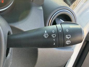 Dacia Duster Nav+ dCi 110 4x2 Auto