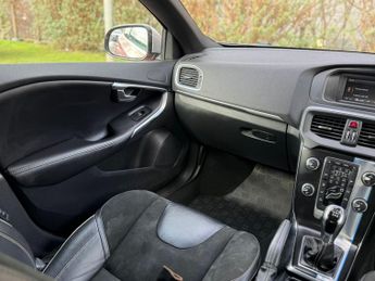 Volvo V40 1.6 D2 R-Design Hatchback 5dr Diesel Manual Euro 5 (s/s) (115 ps