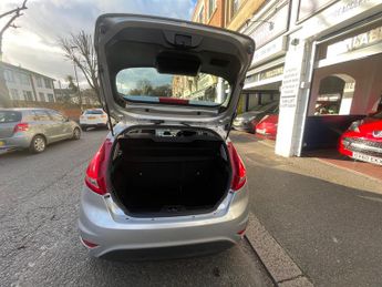 Ford Fiesta 1.4 Zetec Hatchback 5dr Petrol Automatic (154 g/km, 94 bhp)