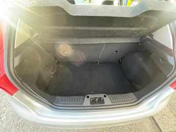 Ford Fiesta 1.4 Zetec Hatchback 5dr Petrol Automatic (154 g/km, 94 bhp)