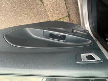 Ford Fiesta 1.4 Zetec Hatchback 5dr Petrol Automatic (154 g/km, 94 bhp)