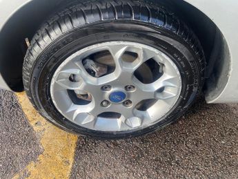 Ford Fiesta 1.4 Zetec Hatchback 5dr Petrol Automatic (154 g/km, 94 bhp)