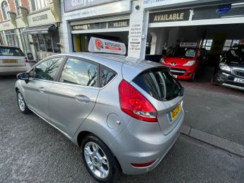 Ford Fiesta 1.4 Zetec Hatchback 5dr Petrol Automatic (154 g/km, 94 bhp)