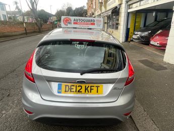 Ford Fiesta 1.4 Zetec Hatchback 5dr Petrol Automatic (154 g/km, 94 bhp)