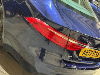 Jaguar XF 2.0d Portfolio Saloon 4dr Diesel Auto Euro 6 (s/s) (163 ps)