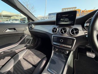 Mercedes-Benz GLA 2.1 GLA220d AMG Line (Premium) SUV 5dr Diesel 7G-DCT 4MATIC Euro