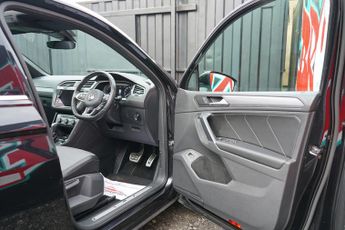 Volkswagen Tiguan 2.0 TSI R-Line SUV 5dr Petrol DSG 4Motion Euro 6 (s/s) (180 ps)
