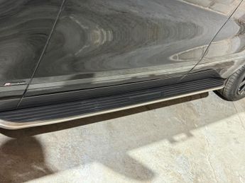 Land Rover Range Rover Velar 2.0 D180 R-Dynamic HSE SUV 5dr Diesel Auto 4WD Euro 6 (s/s) (180