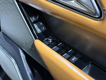 Land Rover Range Rover Velar 2.0 D180 R-Dynamic HSE SUV 5dr Diesel Auto 4WD Euro 6 (s/s) (180