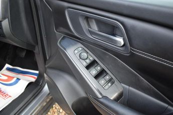 Nissan Qashqai 1.3 DIG-T MHEV Acenta Premium XTRON Euro 6 (s/s) 5dr