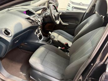 Ford Fiesta 1.6 TDCi ECOnetic DPF Titanium Hatchback 5dr Diesel Manual (95 g