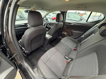 Vauxhall Astra 1.4i Turbo SRi Hatchback 5dr Petrol Auto Euro 6 (s/s) (150 ps)