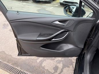 Vauxhall Astra 1.4i Turbo SRi Hatchback 5dr Petrol Auto Euro 6 (s/s) (150 ps)