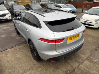 Jaguar F-Pace 2.0 D180 R-Sport SUV 5dr Diesel Auto AWD Euro 6 (s/s) (180 ps)