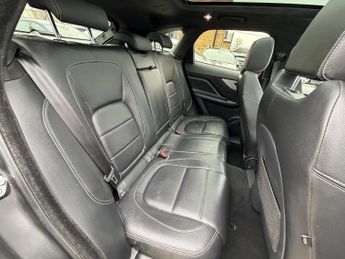 Jaguar F-Pace 2.0 D180 R-Sport SUV 5dr Diesel Auto AWD Euro 6 (s/s) (180 ps)