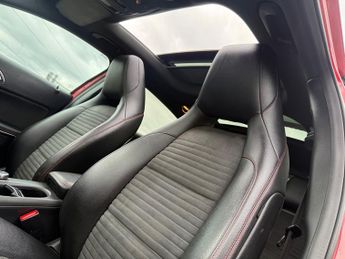 Mercedes-Benz GLA 2.1 GLA220d AMG Line (Premium Plus) SUV 5dr Diesel 7G-DCT 4MATIC